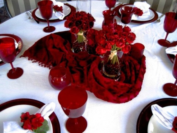 Романтичное оформление столов на День Святого Валентина