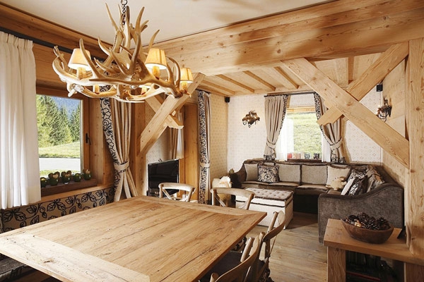 Деревянные дома - интерьер внутри. Интерьер кухни и гостиной в деревянном доме